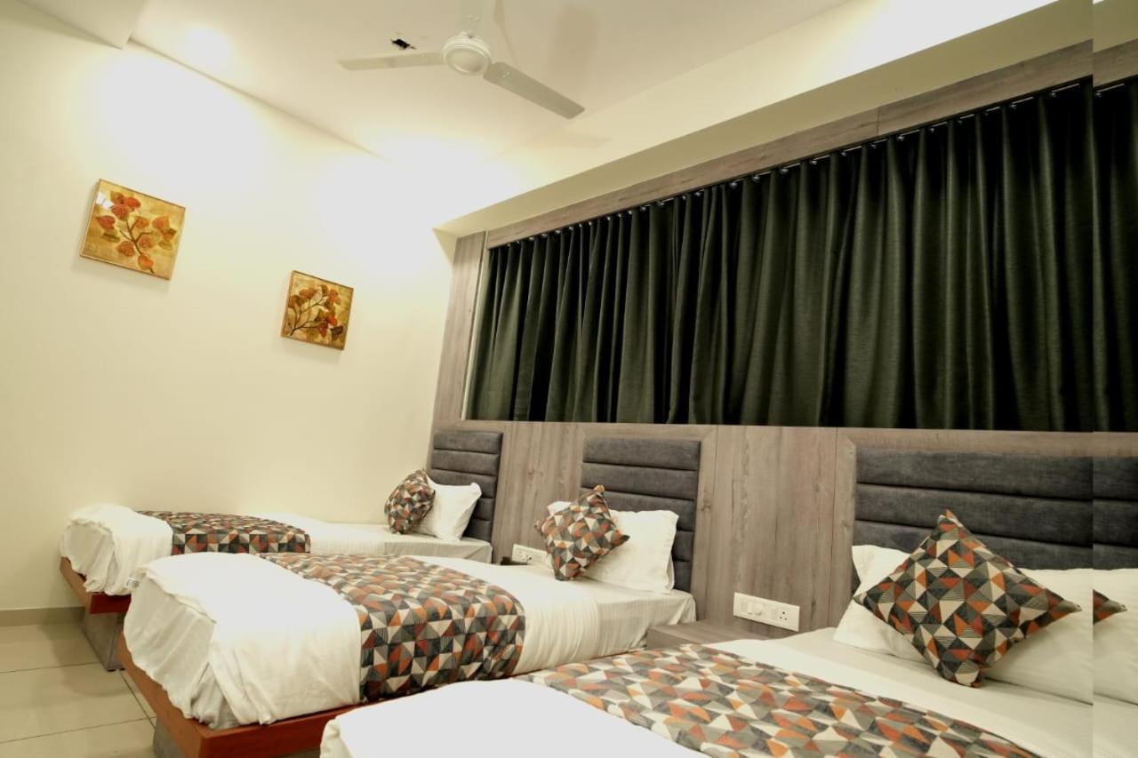 Hotl Sunsky Hotel Vadodara Eksteriør billede